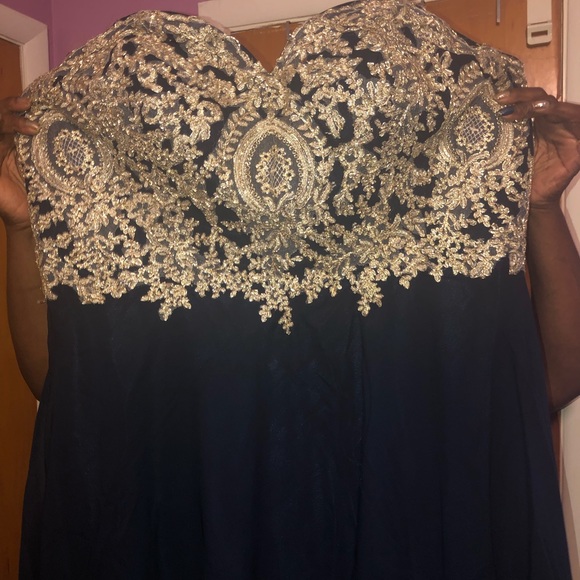 Prom Dress - Picture 2 of 6